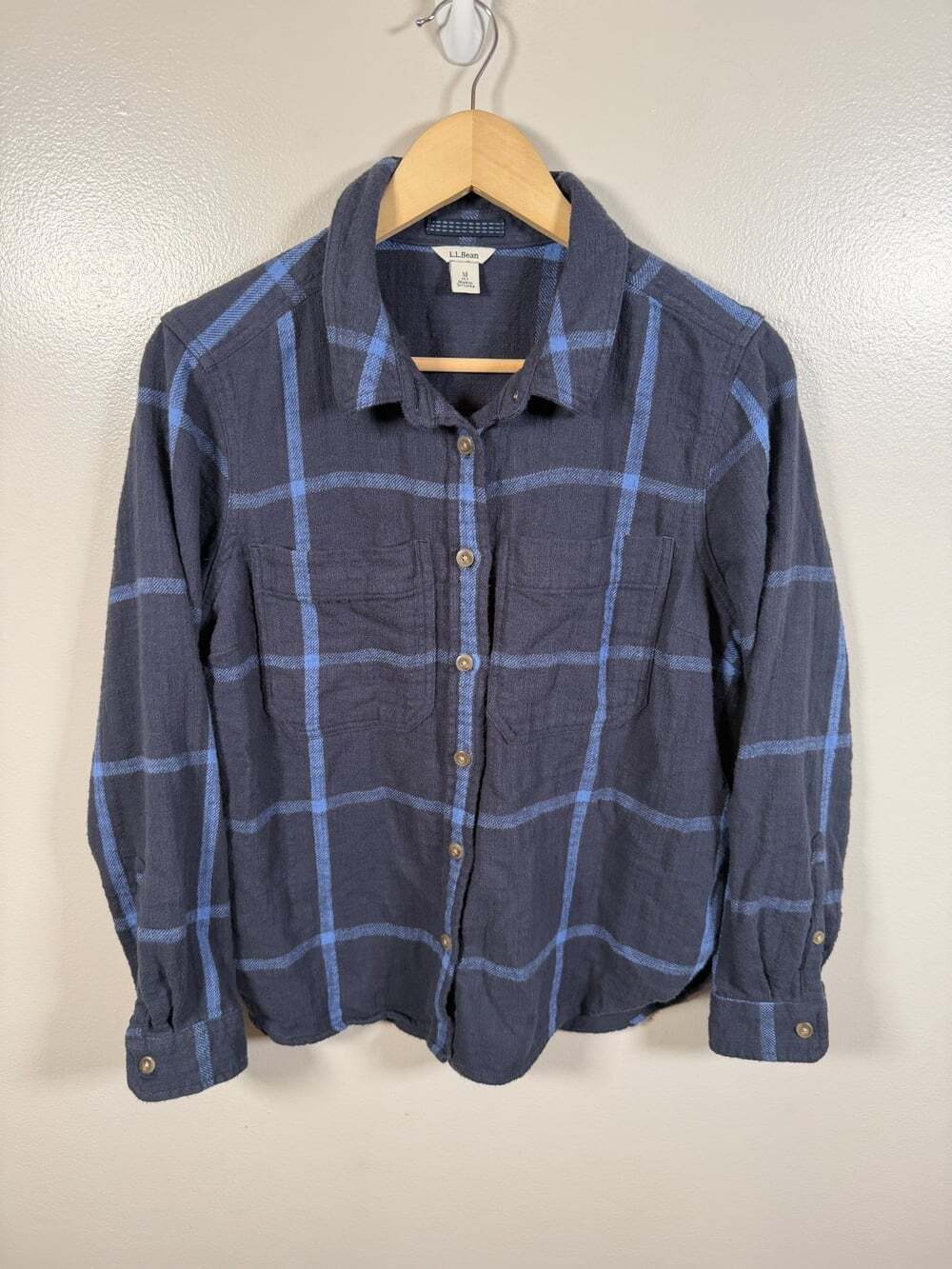 L.L. Bean Women's 1912 Field Flannel Shirt Size Medium Petite Blue Plaid Hiking